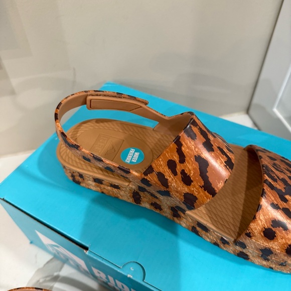 Reef Water Vista, NWT Leopard Sandals, Size 8 - Picture 3 of 5